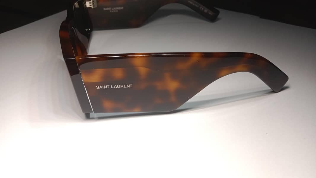 SAINT LAURENT 9