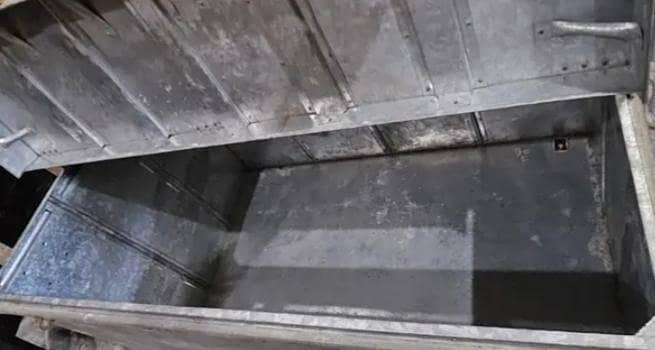 Large storage Trunk 1