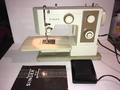 Singer model 5127 great condition