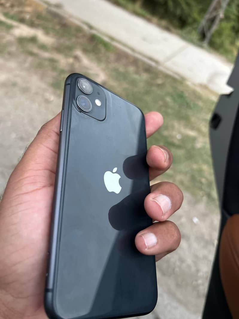 iPhone 11 3