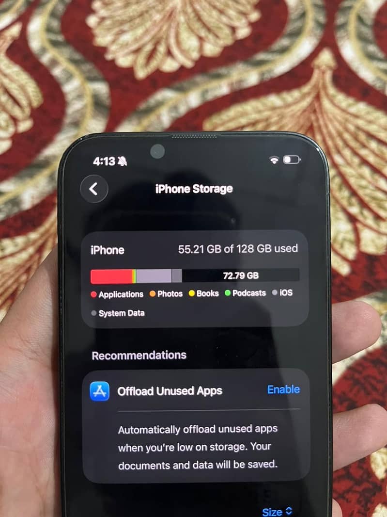 Apple iPhone 16e 7
