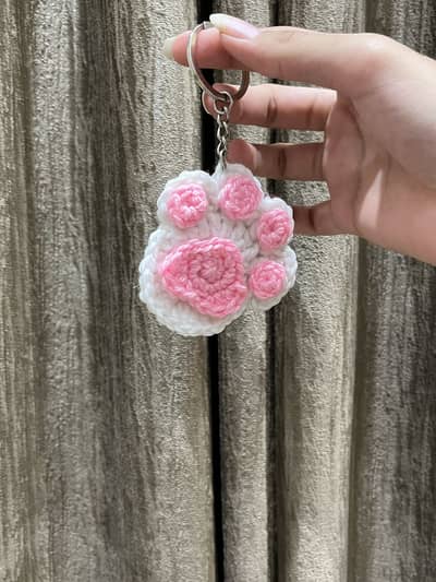 Crochet cat paw keychain