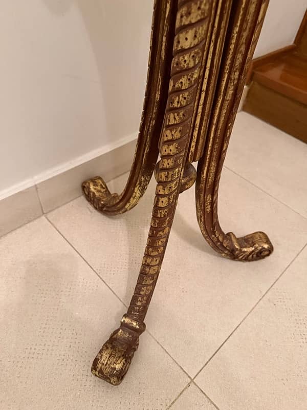 Classical pedestal table 2