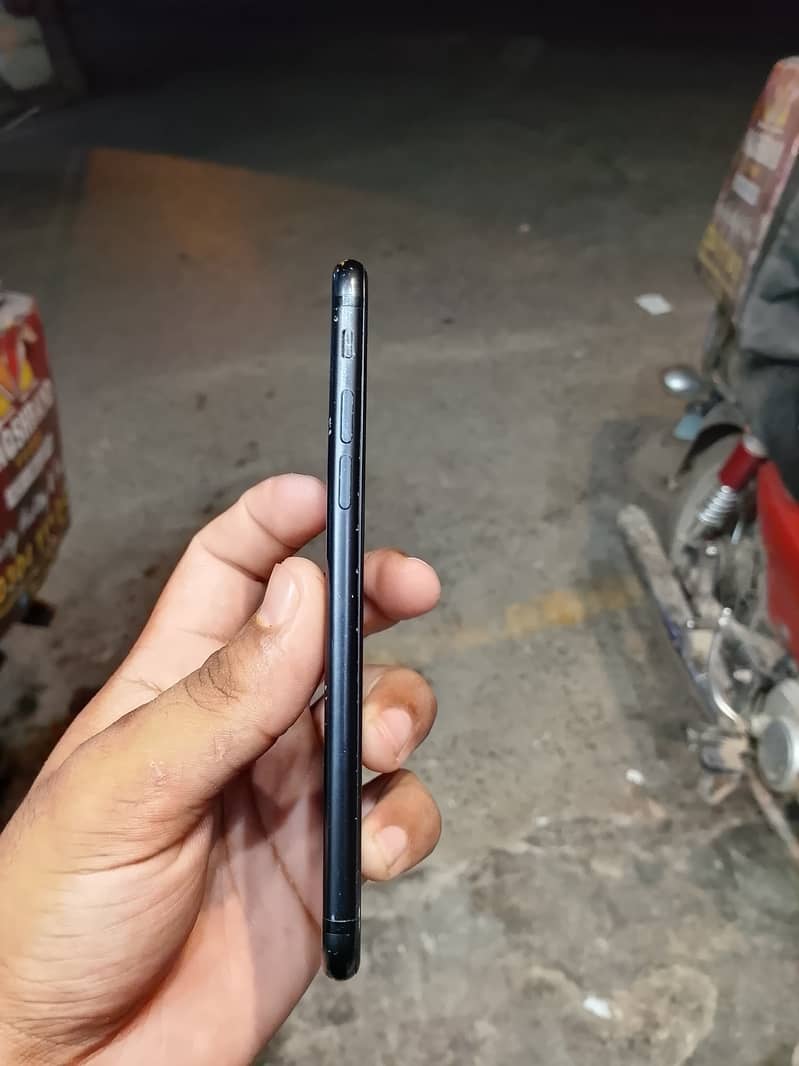 Apple iPhone 7 7