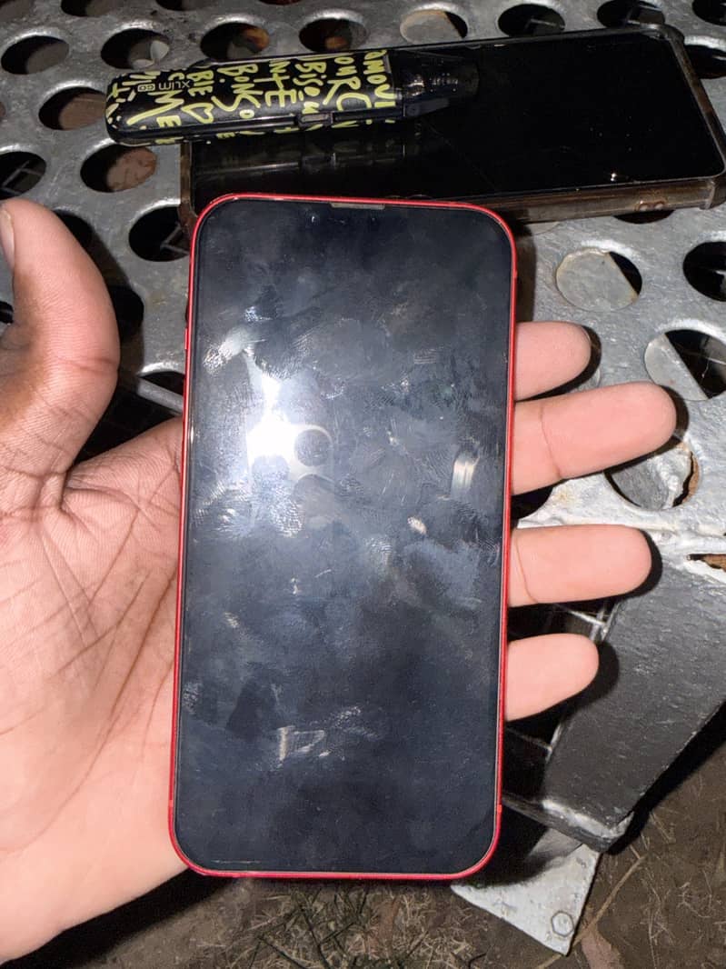 Apple iPhone 14 3