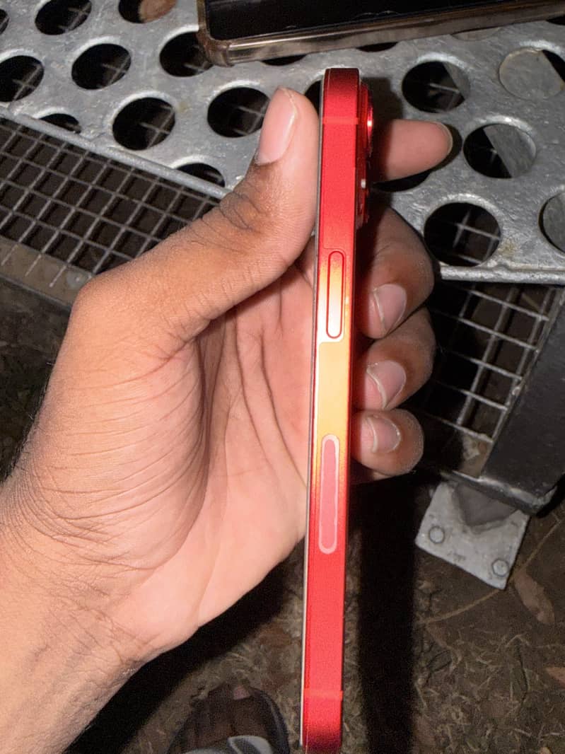 Apple iPhone 14 4