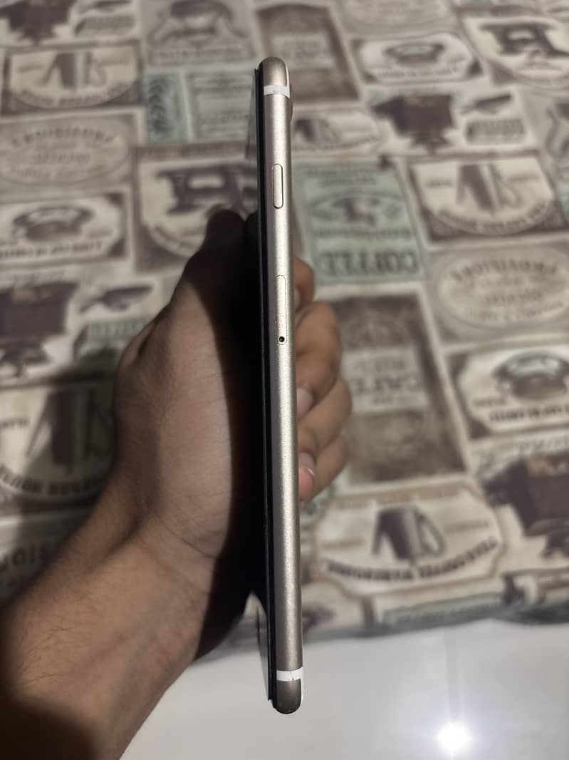 Apple iPhone 7 Plus 2