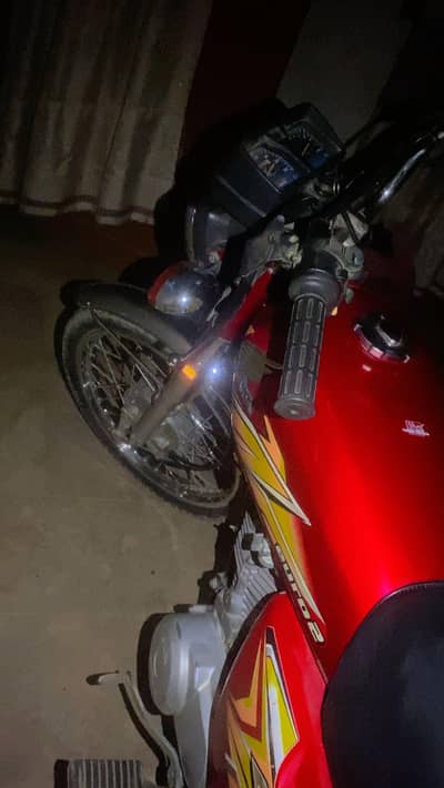 Honda 125 Karachi number 2021 model bike okay he sealed bike he