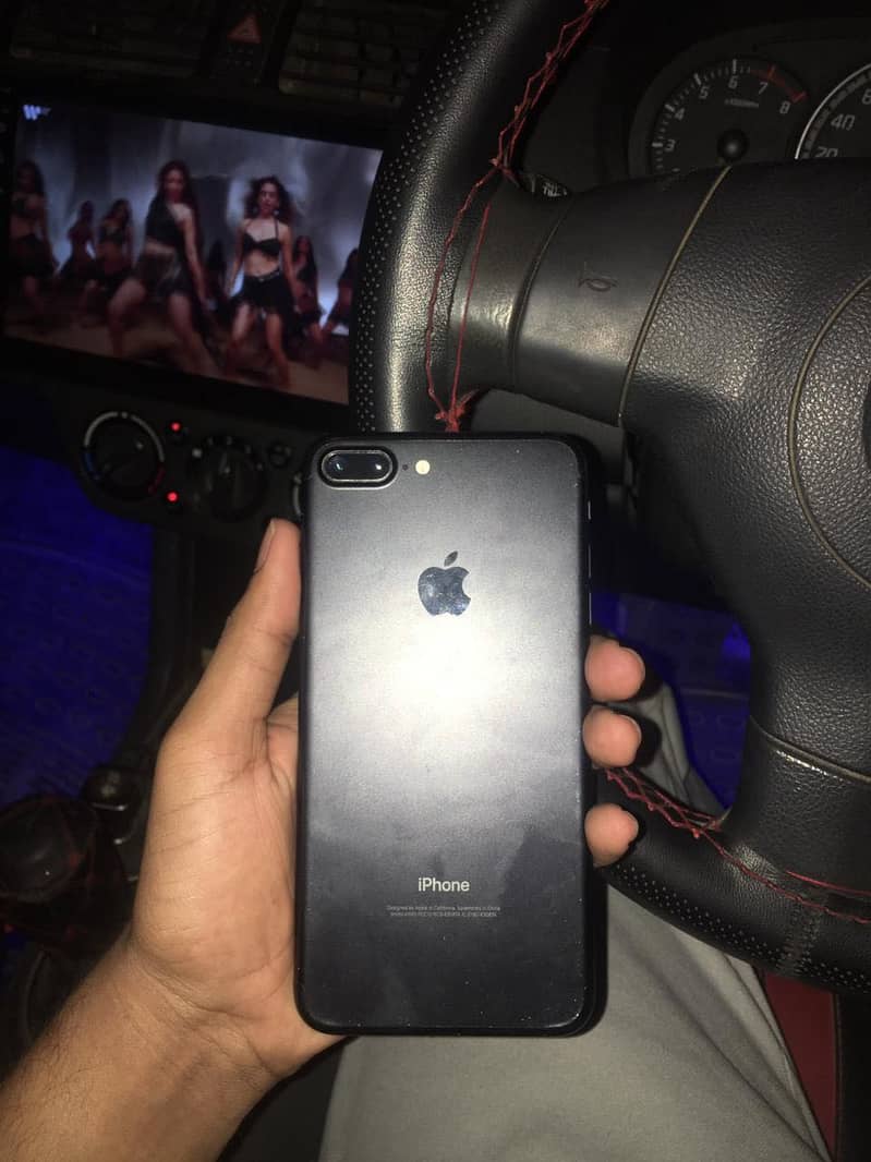 Apple iPhone 7 Plus 0