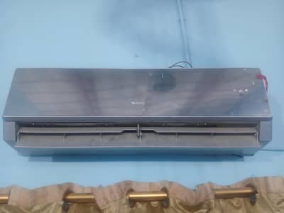 1 ton gree AC non inverter