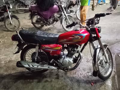 United 125