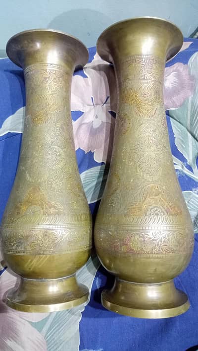 BEAUTIFUL ETCHED INDIAN BRASS VASE HIEGHT 30CM