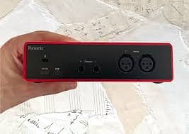 Origal Focusrite Scarlett 2i2 4th Gen is a 2-in/2-out