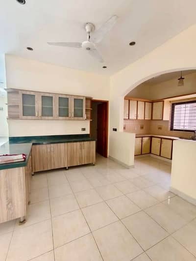 600 SQUARE YARD FOUR BEDROOMS PORTION AVAILABLE FOR RENT IN DHA PHASE 6. KH E RAHAT STREET