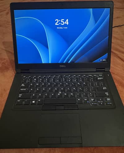 Dell Core i5 8th Gen Touch Laptop – Fast SSD | Excellent Condition