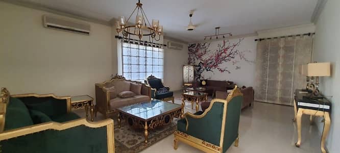 1000 YARD WELL MAINTAINED BUNGALOW FOR SELL IN DHA PHASE 5 IN JUST 19 CRORE