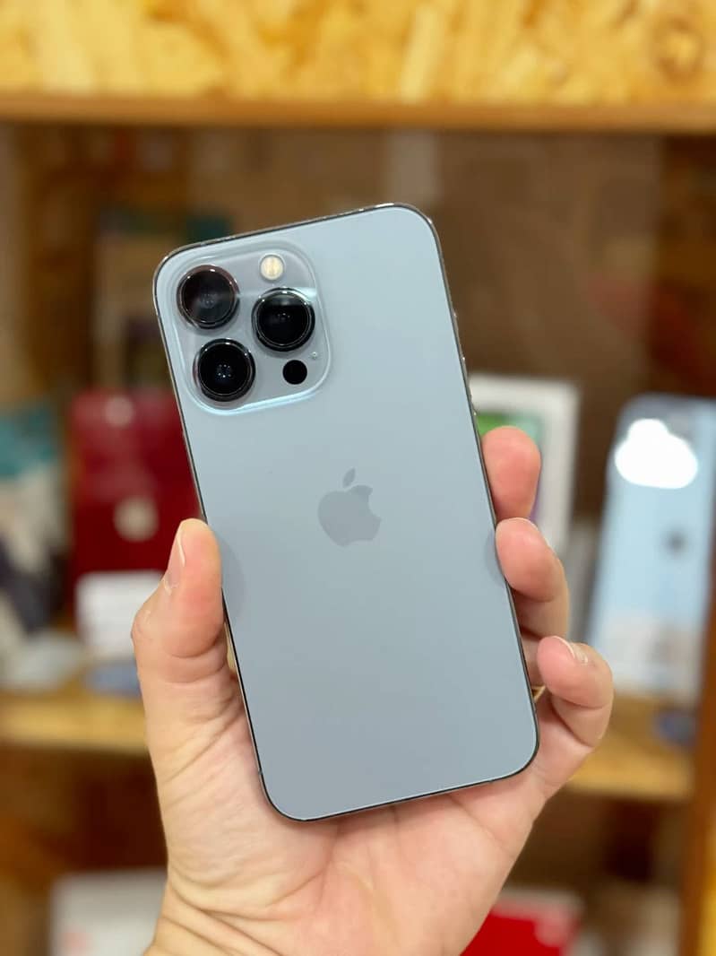 Apple iPhone 13 Pro 0