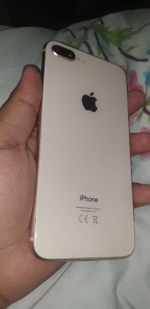 Apple iPhone 8 Plus 0