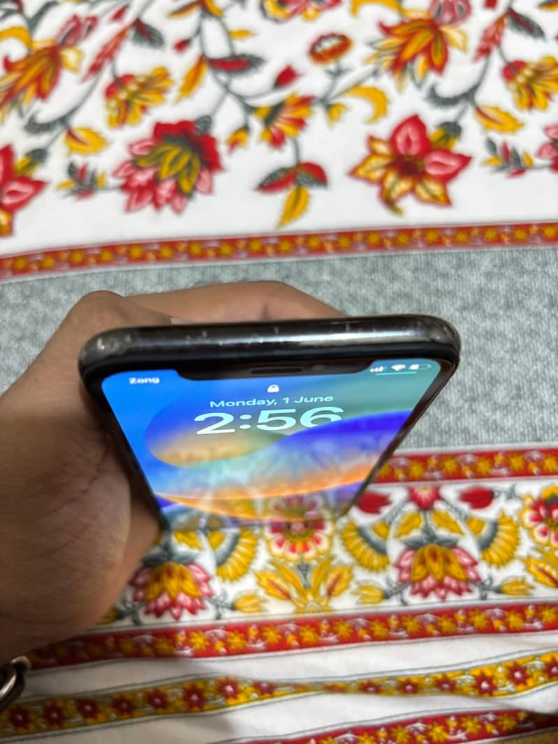 iPhone X 64 4
