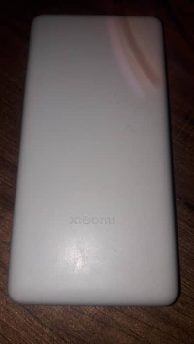BRAND NEW XIAOMI POWER BANK  2 WEEK USE  10000 Mh