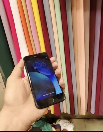 Apple iPhone SE