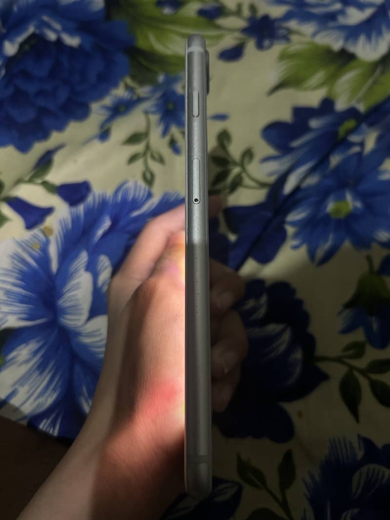 Apple iPhone 8 Plus 2