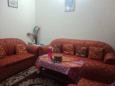 Prime location 3.5 Marla triple story house available for sale