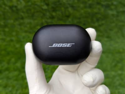 Bose QuiteComfort 2024, Tags Beats,Sennheiser,JBL,Sony,Apple,Airpods.