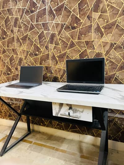 Table for Sale – Excellent Condition (2ft × 5ft)