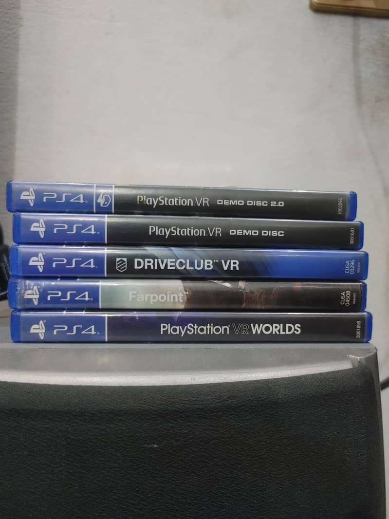PS4 500GB |  PSVR  V2 bundle | Aim&Move controller | CAMERA 15