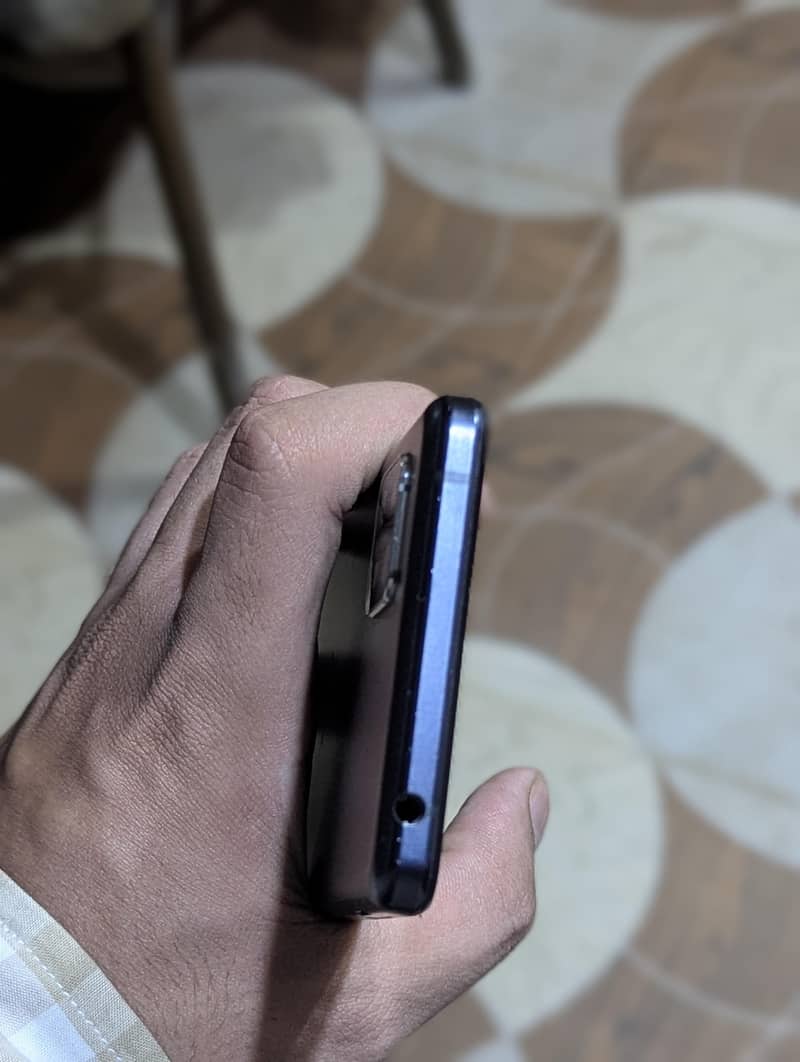 Sharp Aquos Sense 4