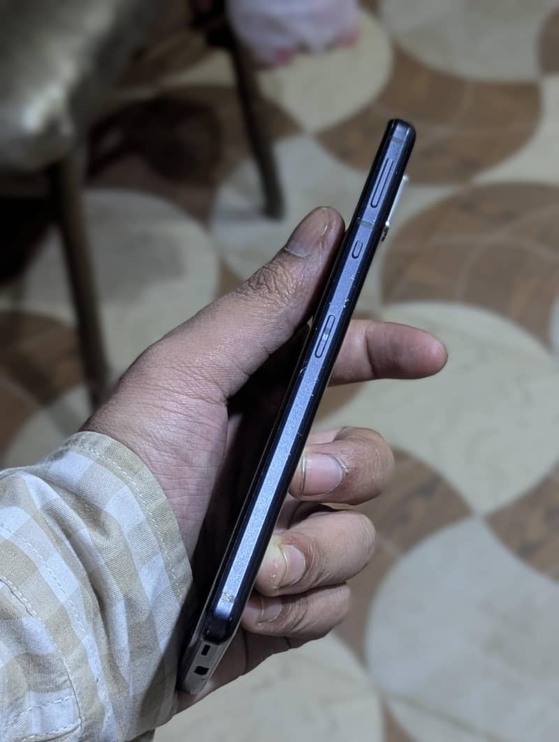 Sharp Aquos Sense 5