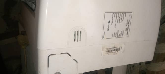 Gree 2 Ton Ac in Neat condition