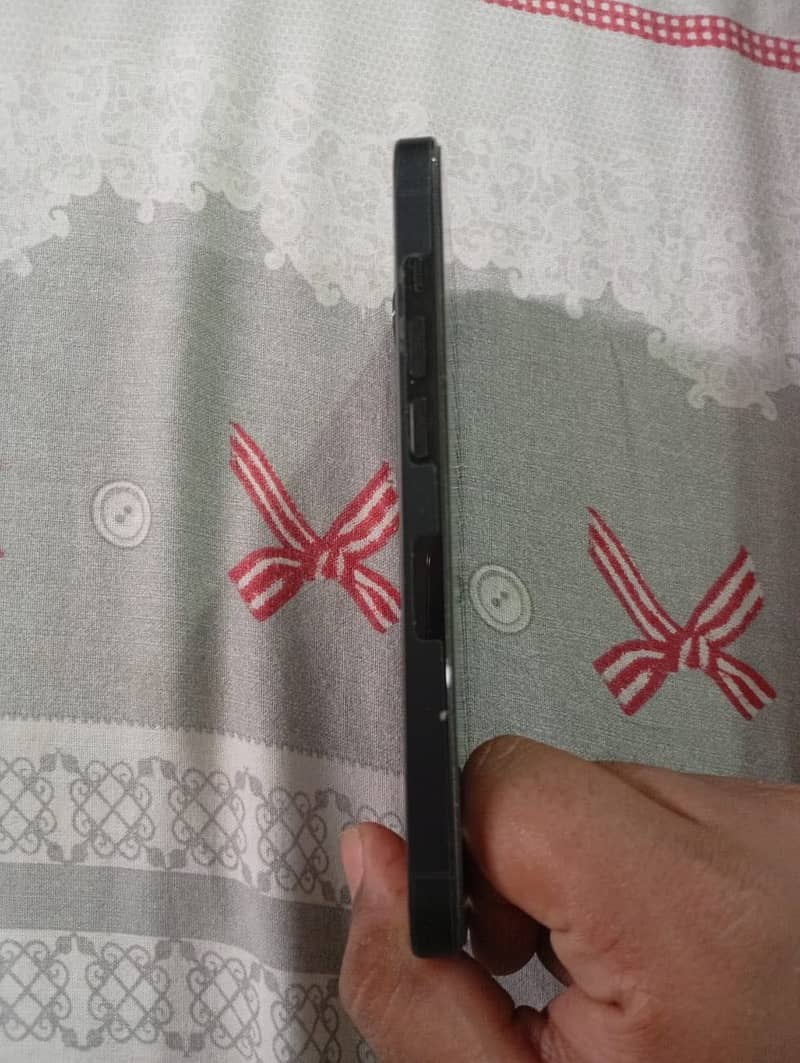 Apple iPhone 14 Pro 2