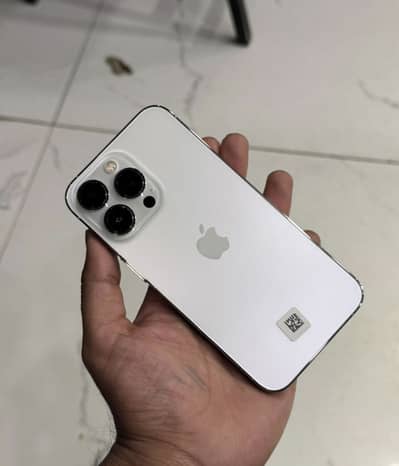 14 Pro Max 256GB Official PTA/- 90 BH 10/10 Brand new phone waterpack.
