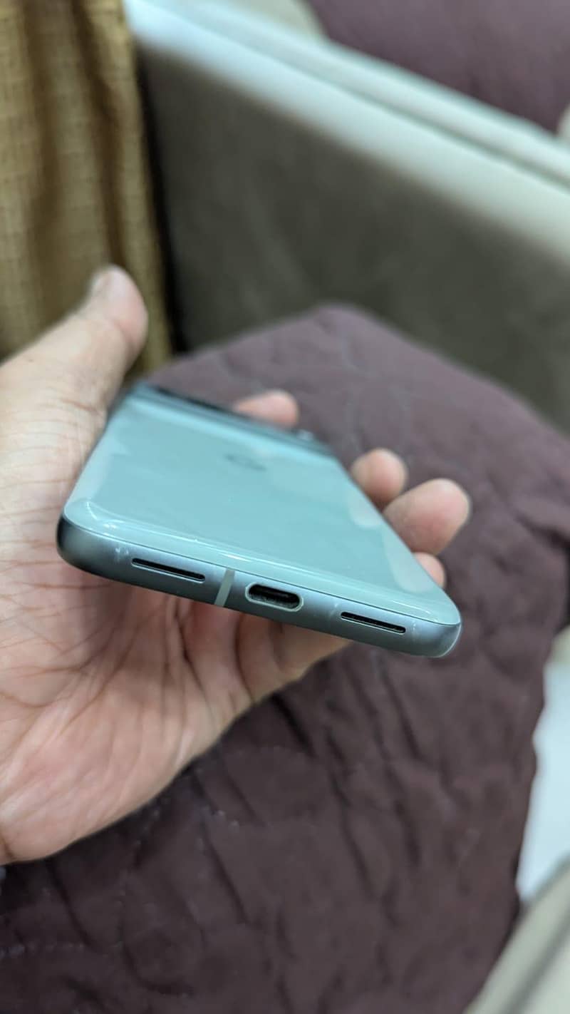 Google Pixel 8 5
