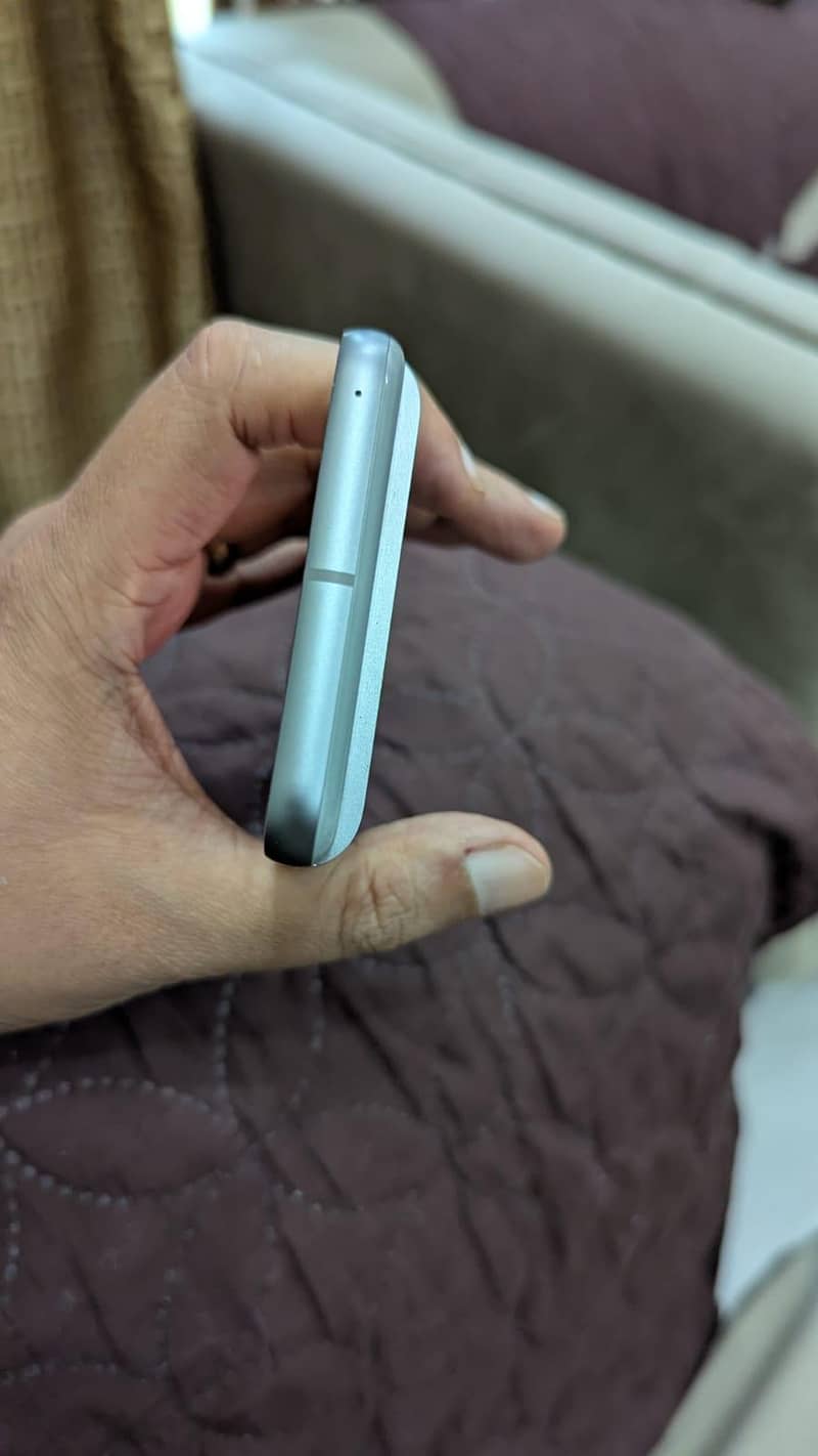 Google Pixel 8 6