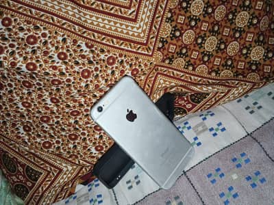 Apple iPhone 6.64 gb.    lush condition