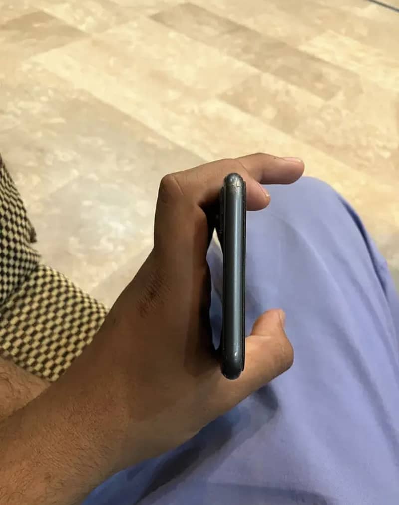 Apple iPhone 8 Plus 4