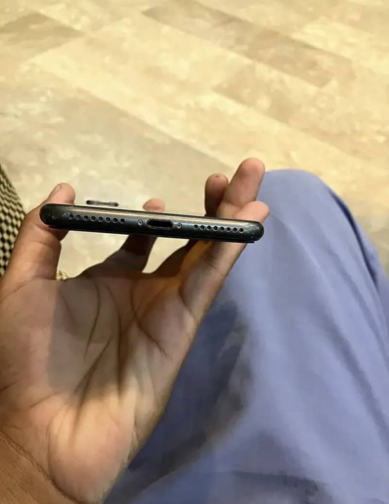 Apple iPhone 8 Plus 6