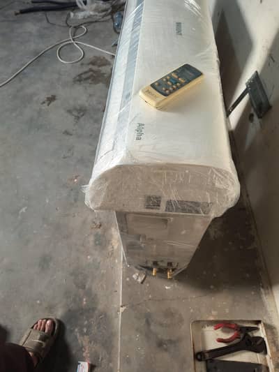 Orient 1 ton non inverter/ ganiun SADA 1 ton AC