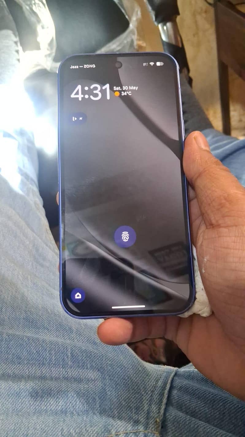 Google Pixel 10 4