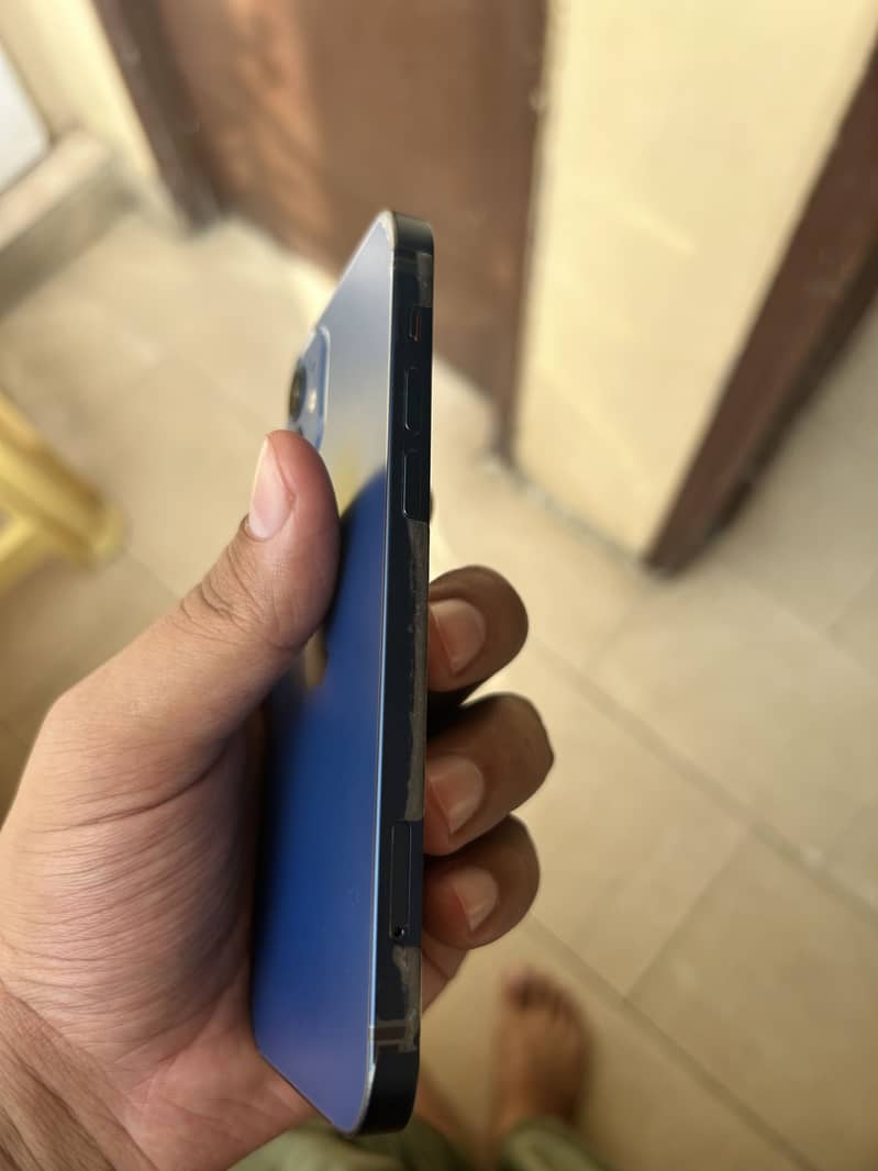 iPhone 12 0