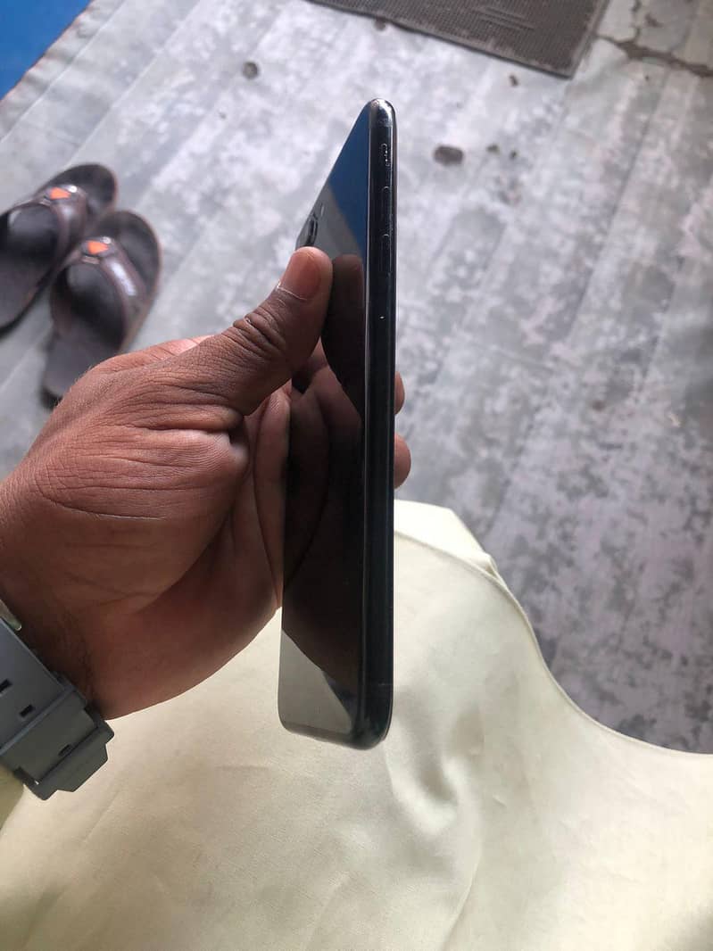 Apple iPhone 7 Plus 0