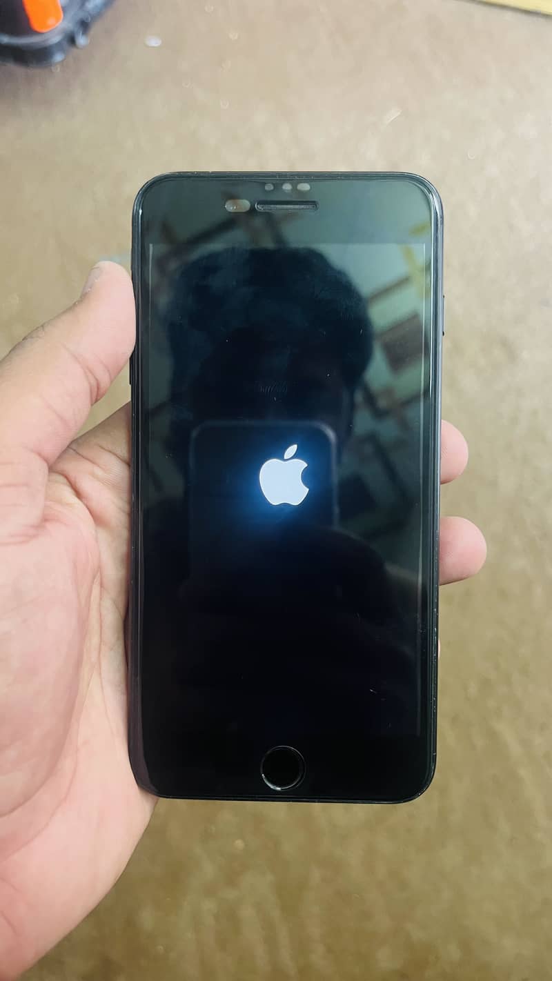 Apple iPhone 7 Plus 2