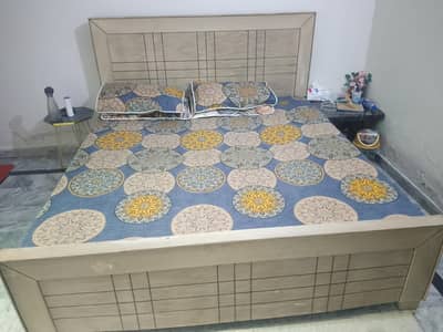 King size bed almost new condition man ha, madicated matris 4 takia