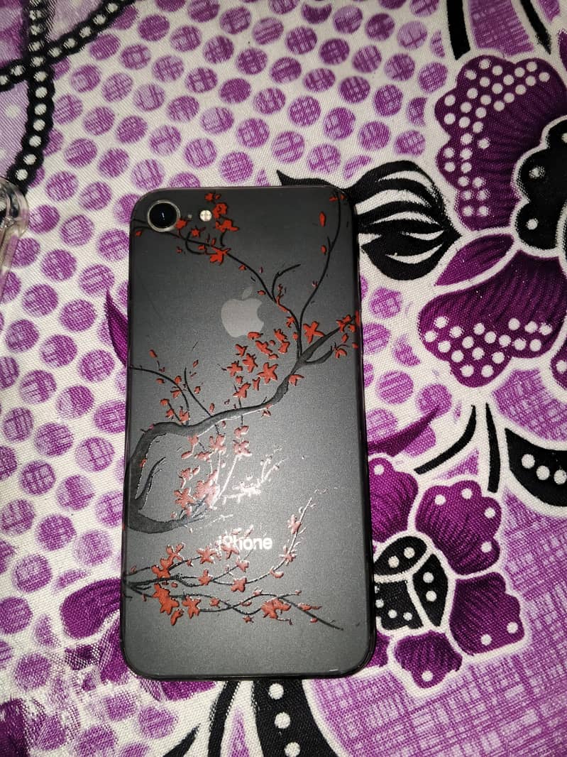 Apple iPhone 8 3