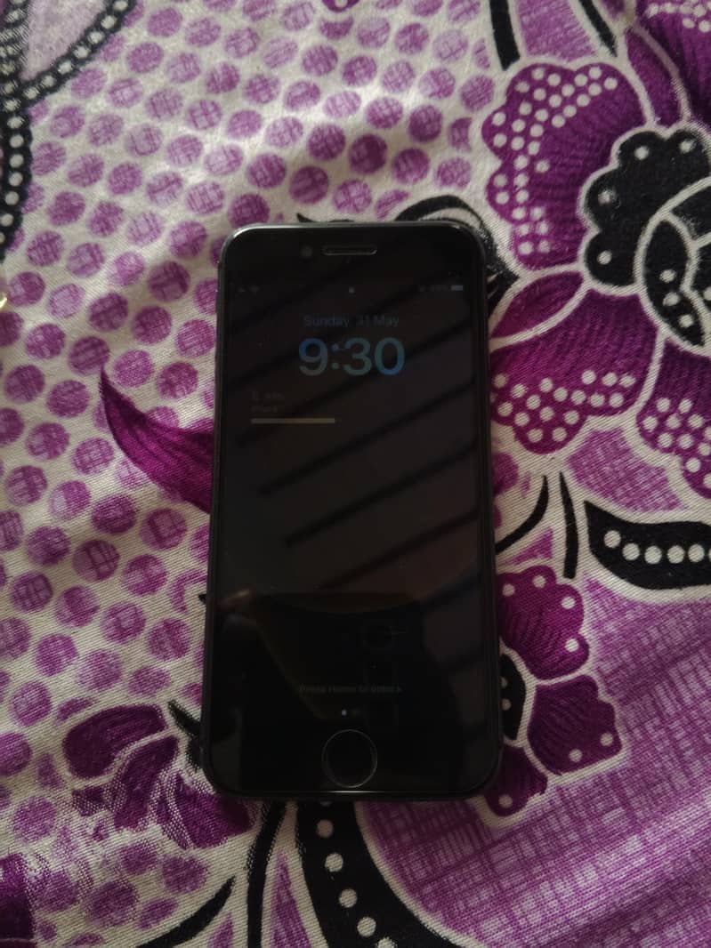 Apple iPhone 8 4