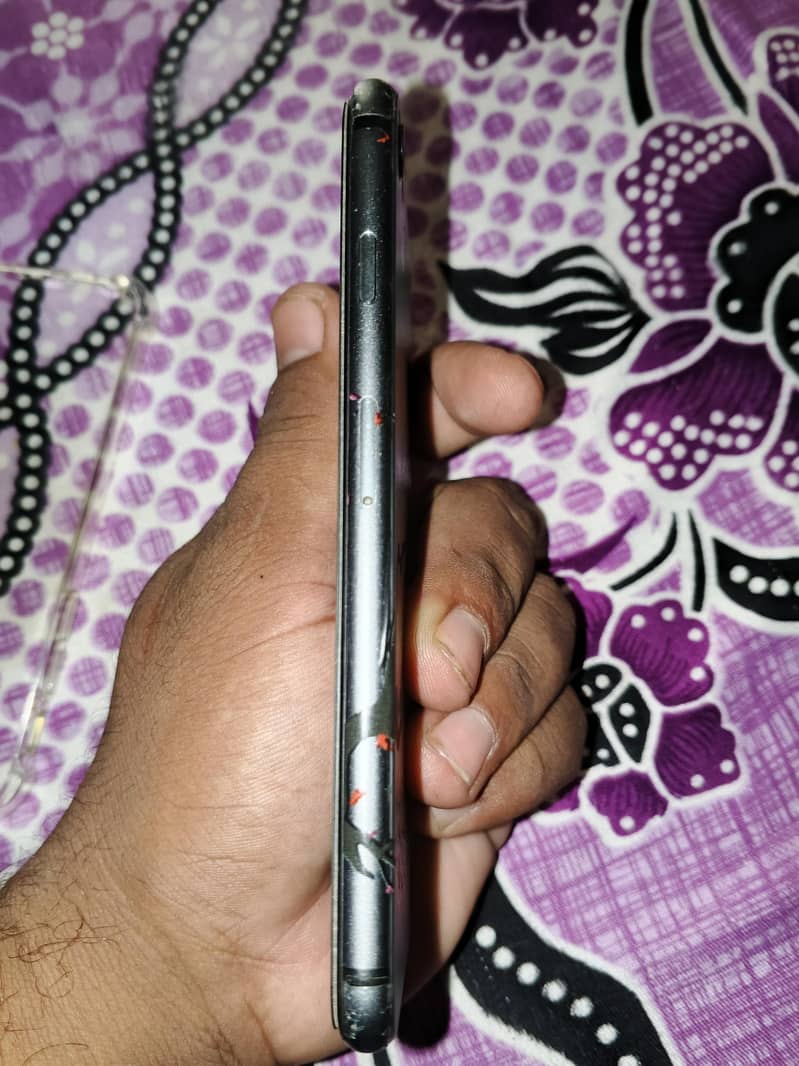 Apple iPhone 8 6