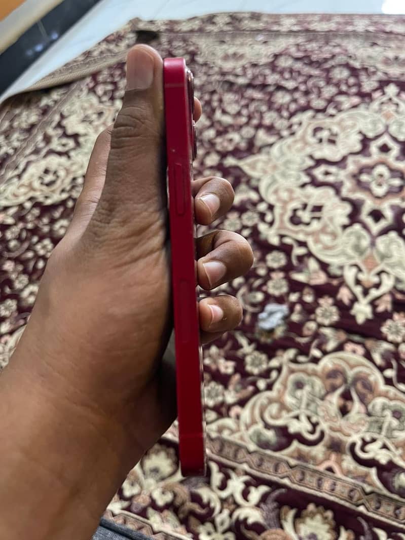 Apple iPhone 13 2